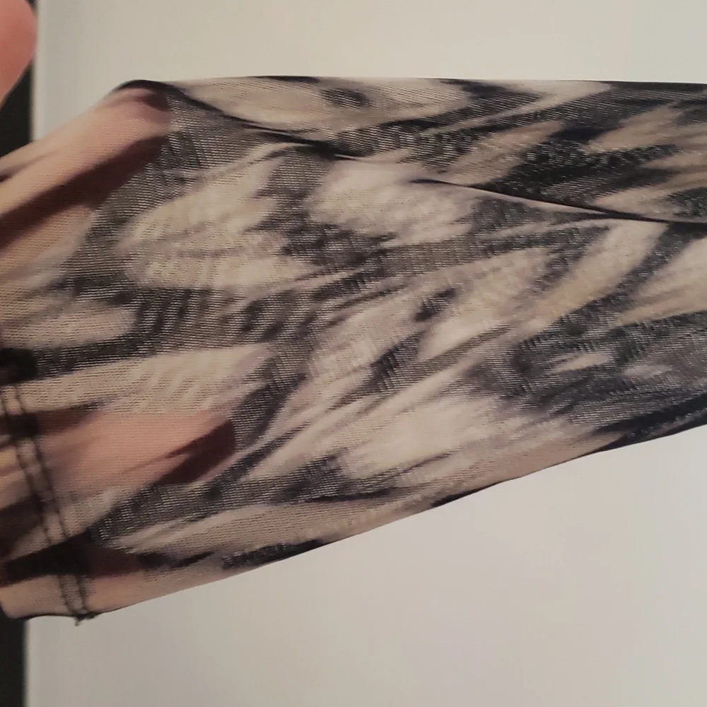 Top - Picture 4 of 5